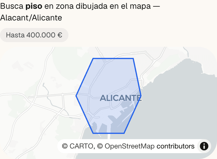 Bloque de la búsqueda de un comprador que busca piso en una zona dibujada en el mapa de Alicante, con el área en azul sobre el mapa