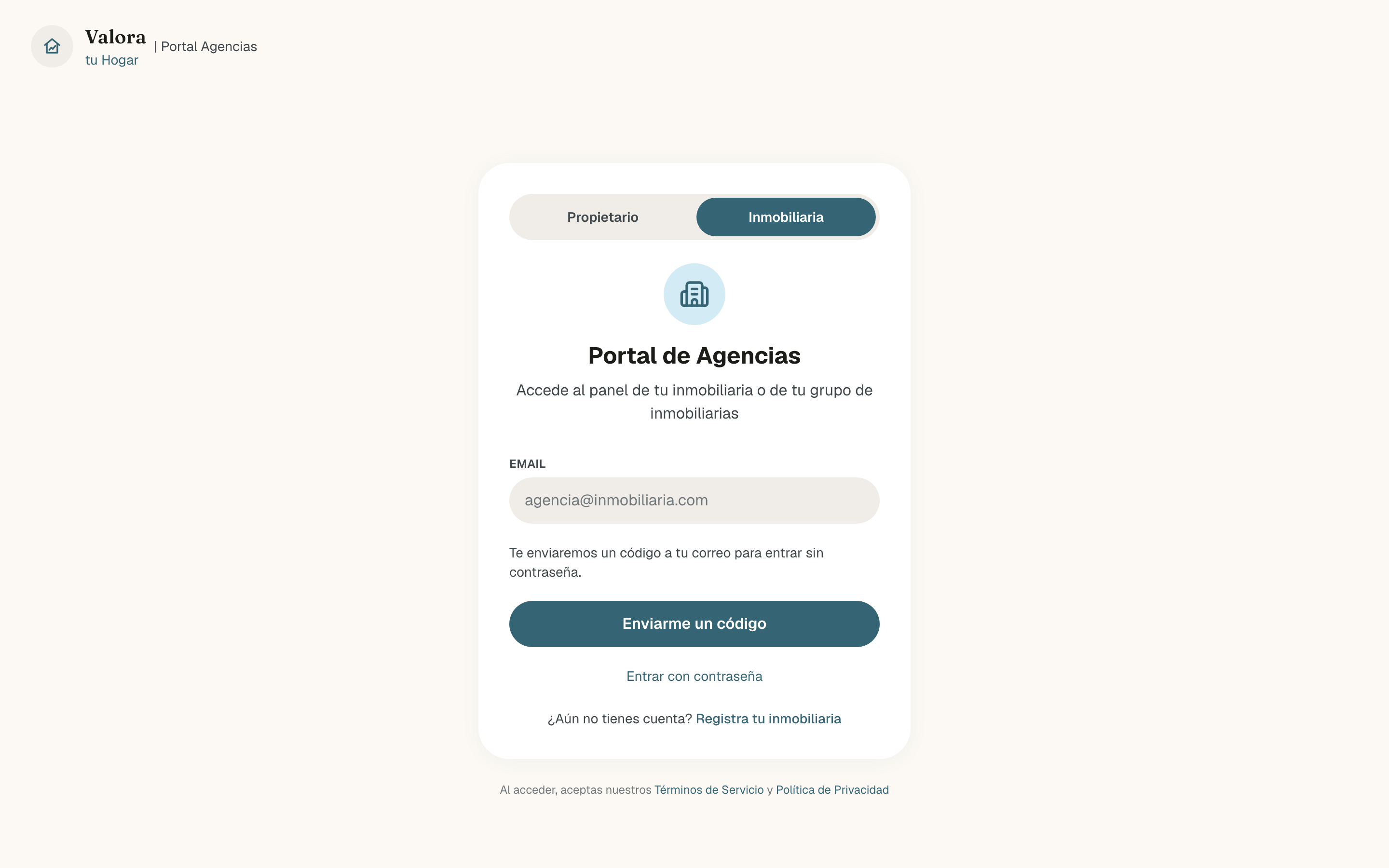 Portal de Agencias en el modo de acceso con código: solo el campo Email, el aviso Te enviaremos un código a tu correo y el botón Enviarme un código