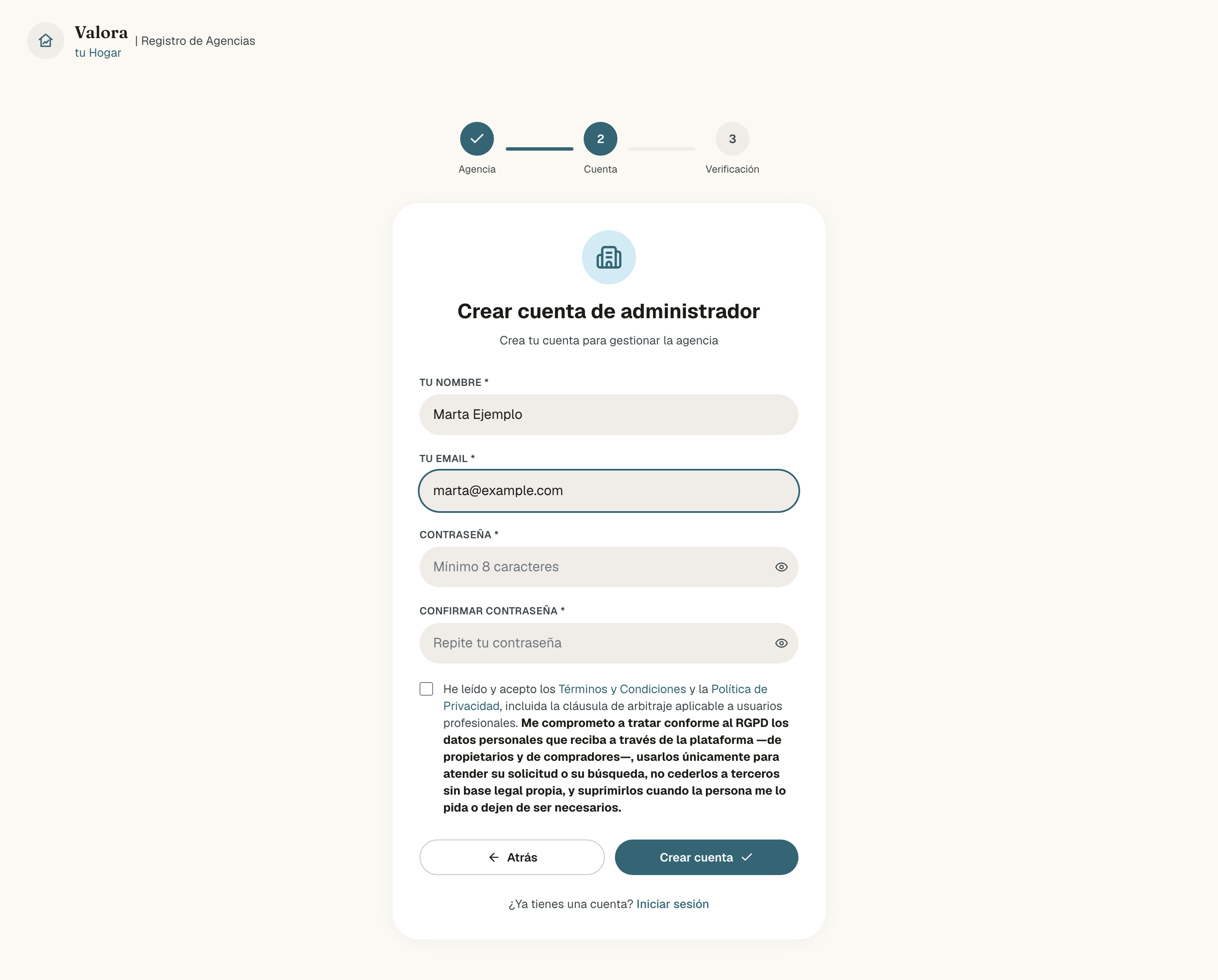 Paso Crear cuenta de administrador con nombre y email escritos, las contraseñas vacías y la casilla de condiciones sin marcar
